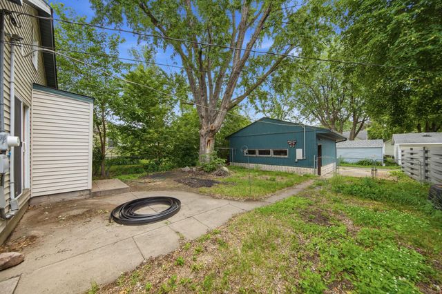 5340 Emerson Avenue N, Brooklyn Center, MN 55430