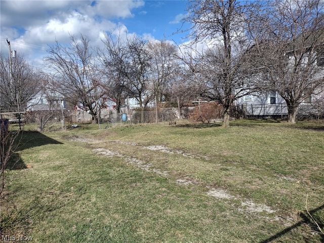 Vega Avenue, Cleveland, OH 44113