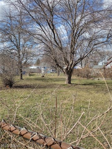 Vega Avenue, Cleveland, OH 44113