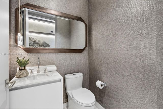 2821 S Bayshore Dr 19B, Miami, FL 33133