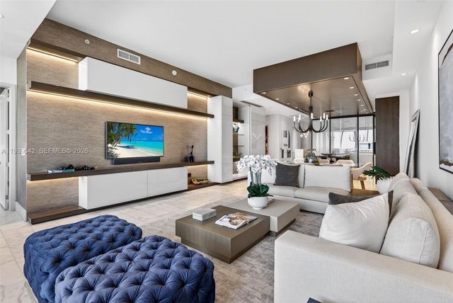 2821 S Bayshore Dr 19B, Miami, FL 33133