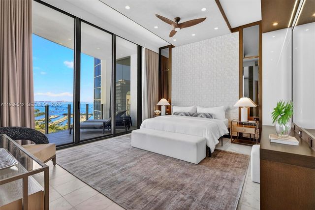 2821 S Bayshore Dr 19B, Miami, FL 33133