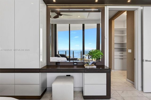 2821 S Bayshore Dr 19B, Miami, FL 33133