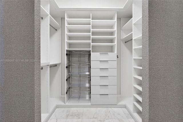 2821 S Bayshore Dr 19B, Miami, FL 33133