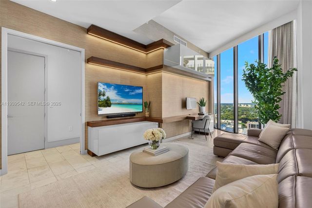 2821 S Bayshore Dr 19B, Miami, FL 33133