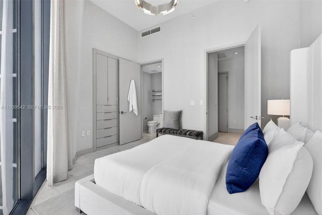 2821 S Bayshore Dr 19B, Miami, FL 33133