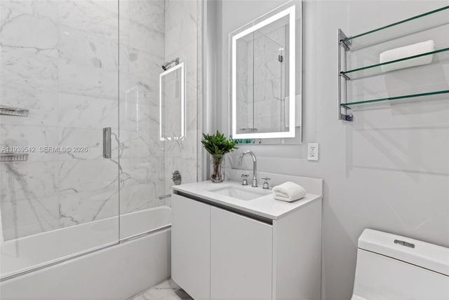 2821 S Bayshore Dr 19B, Miami, FL 33133