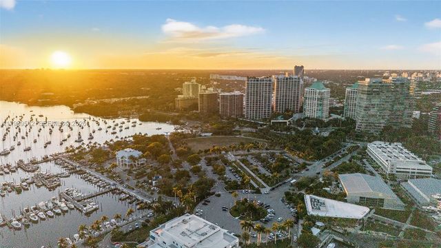 2821 S Bayshore Dr 19B, Miami, FL 33133