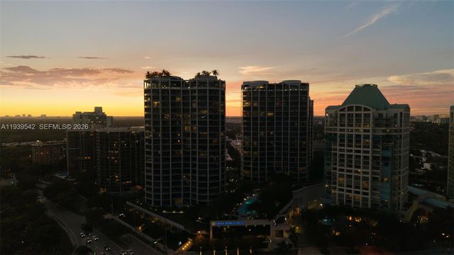 2821 S Bayshore Dr 19B, Miami, FL 33133