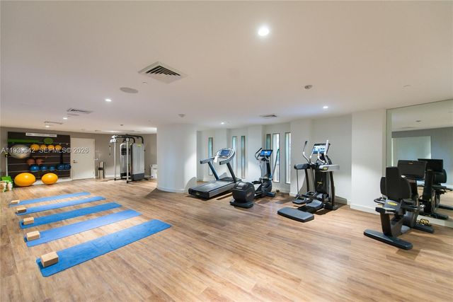 2821 S Bayshore Dr 19B, Miami, FL 33133