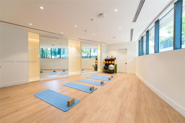 2821 S Bayshore Dr 19B, Miami, FL 33133