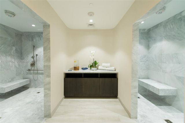 2821 S Bayshore Dr 19B, Miami, FL 33133