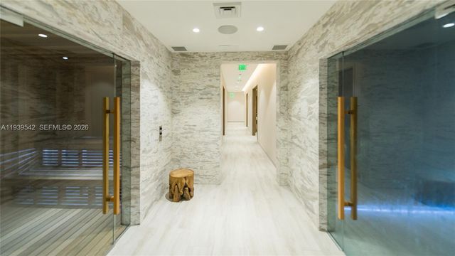 2821 S Bayshore Dr 19B, Miami, FL 33133