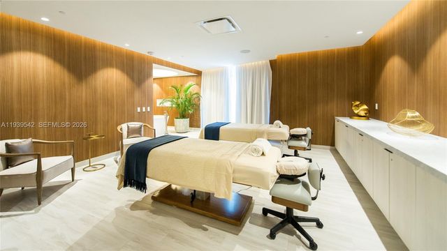 2821 S Bayshore Dr 19B, Miami, FL 33133