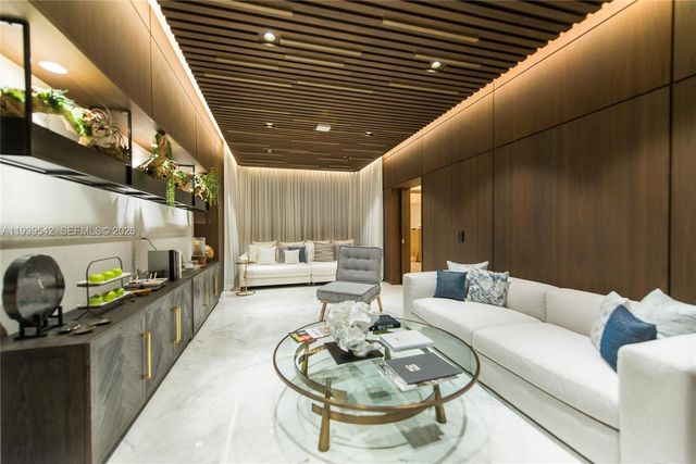 2821 S Bayshore Dr 19B, Miami, FL 33133