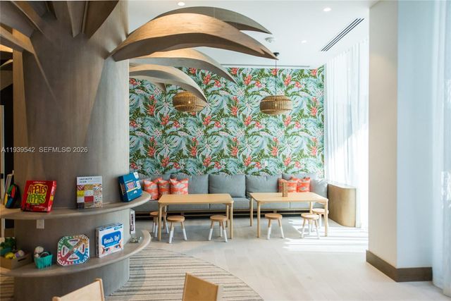 2821 S Bayshore Dr 19B, Miami, FL 33133