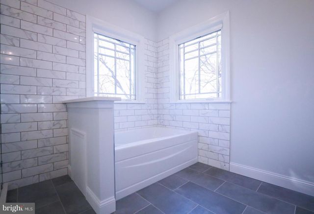 102 WATERVIEW DR, Eagleville, PA 19403