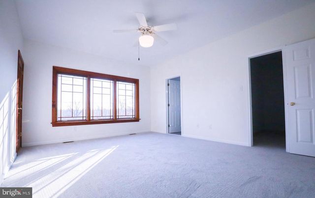 102 WATERVIEW DR, Eagleville, PA 19403