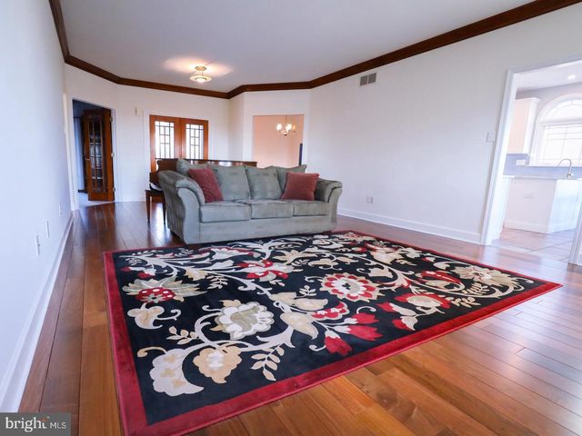 102 WATERVIEW DR, Eagleville, PA 19403