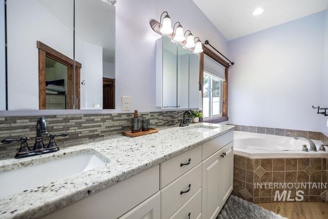 296 N Clearpoint Way, Eagle, ID 83616