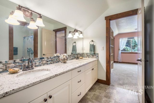 296 N Clearpoint Way, Eagle, ID 83616