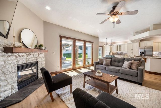 296 N Clearpoint Way, Eagle, ID 83616