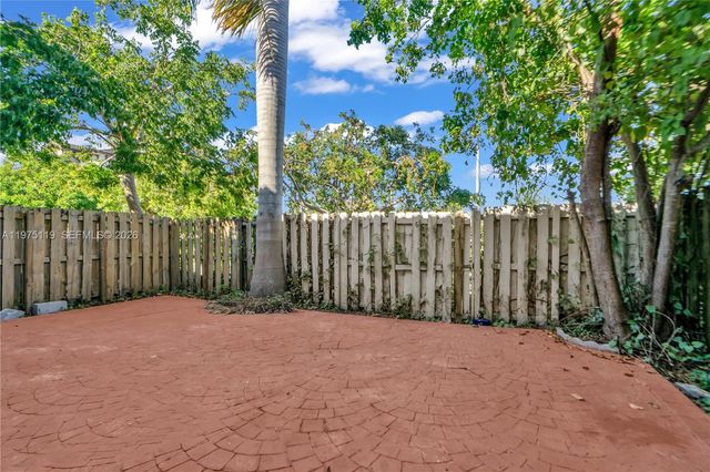 27463 SW 137th Ct 27364, Homestead, FL 33032