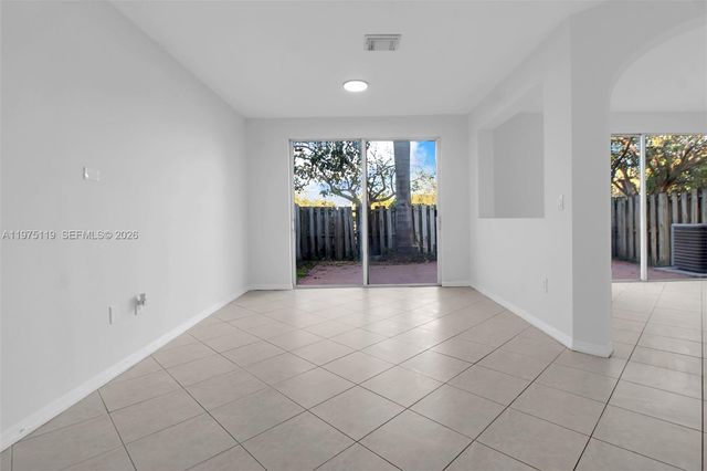 27463 SW 137th Ct 27364, Homestead, FL 33032