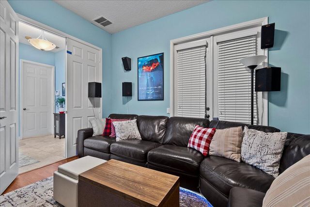 82 Stoney Drive, Palm Beach Gardens, FL 33410