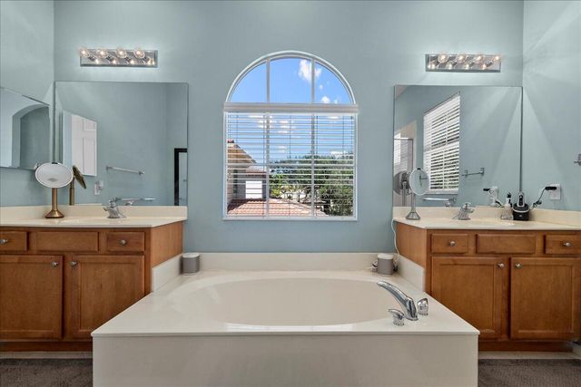 82 Stoney Drive, Palm Beach Gardens, FL 33410
