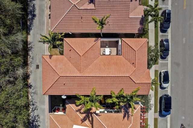82 Stoney Drive, Palm Beach Gardens, FL 33410