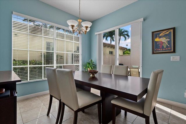 82 Stoney Drive, Palm Beach Gardens, FL 33410