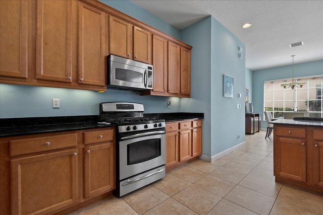 82 Stoney Drive, Palm Beach Gardens, FL 33410