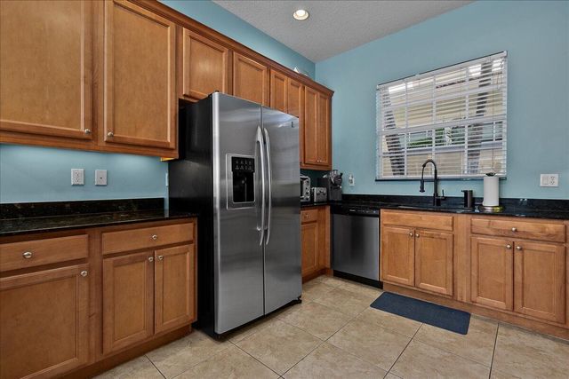 82 Stoney Drive, Palm Beach Gardens, FL 33410