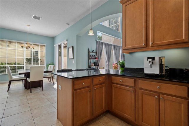 82 Stoney Drive, Palm Beach Gardens, FL 33410