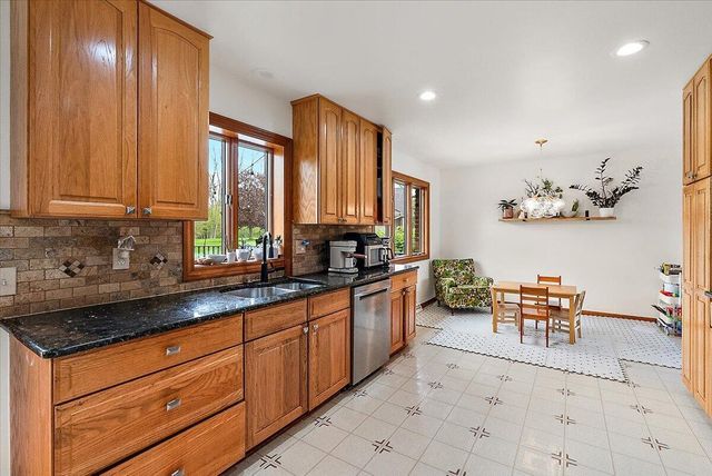 6079 Venice Drive, Commerce Twp, MI 48382