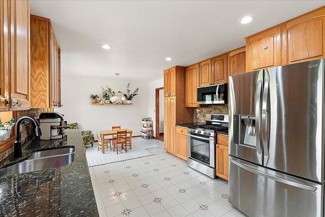 6079 Venice Drive, Commerce Twp, MI 48382