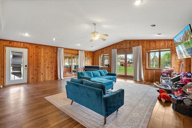 6079 Venice Drive, Commerce Twp, MI 48382