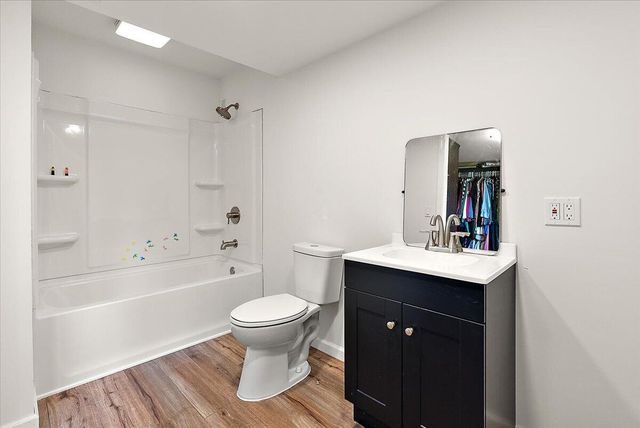 6079 Venice Drive, Commerce Twp, MI 48382