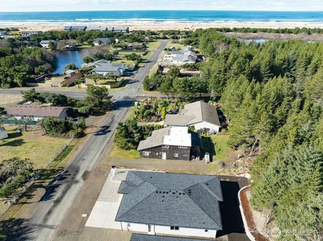 807 NE 357th Street, Ocean Park, WA 98640