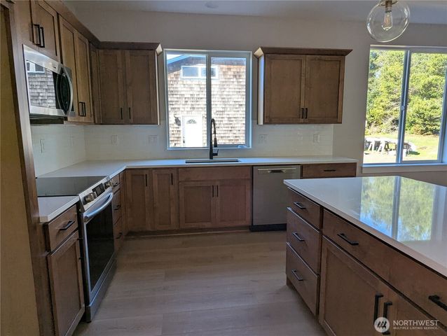 807 NE 357th Street, Ocean Park, WA 98640