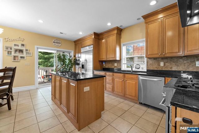 467 Summit Avenue, Hackensack, NJ 07601