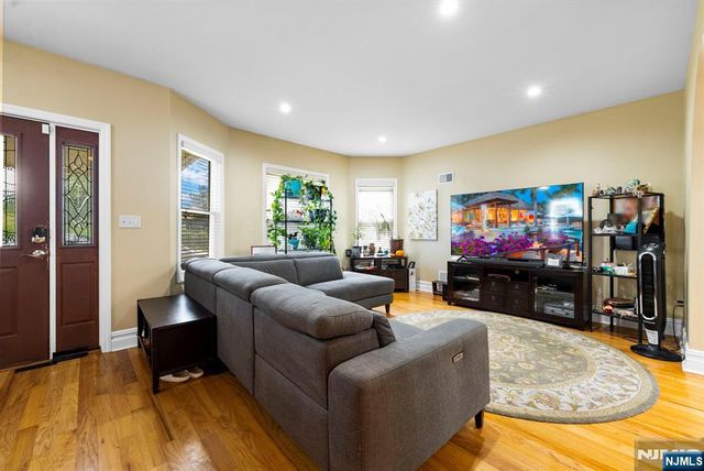 467 Summit Avenue, Hackensack, NJ 07601