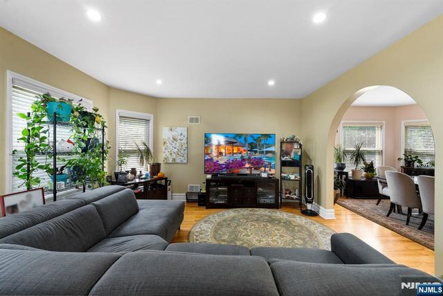 467 Summit Avenue, Hackensack, NJ 07601