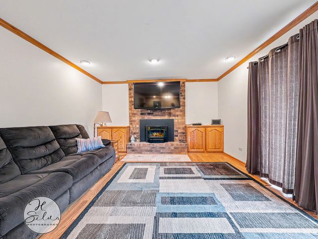 630 Oceola Drive, Algonquin, IL 60102