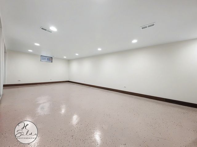 630 Oceola Drive, Algonquin, IL 60102