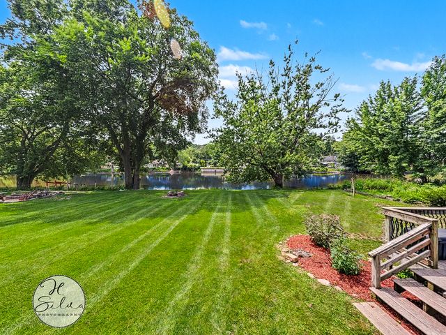 630 Oceola Drive, Algonquin, IL 60102