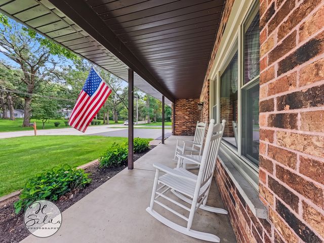 630 Oceola Drive, Algonquin, IL 60102