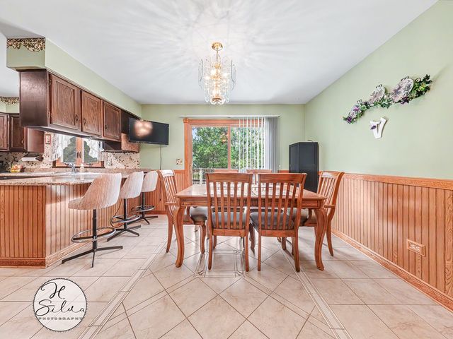 630 Oceola Drive, Algonquin, IL 60102