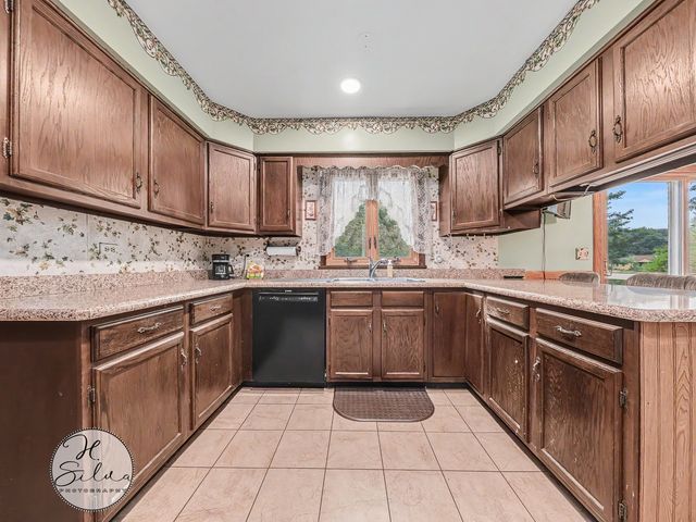 630 Oceola Drive, Algonquin, IL 60102